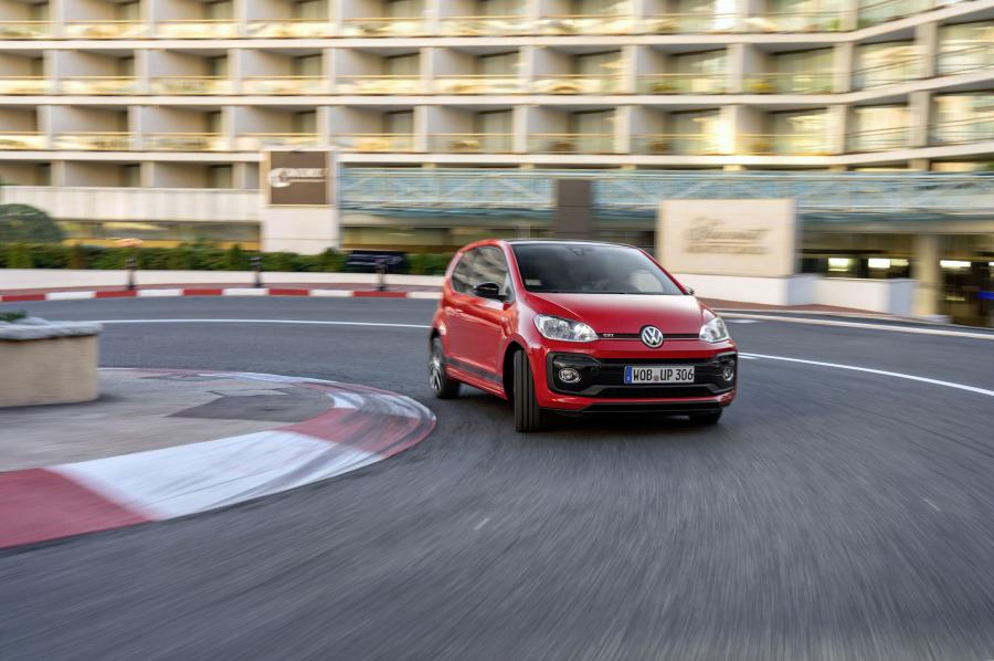  Volkswagen up! GTI 2018 года  (WW) (фото 17 из 41)